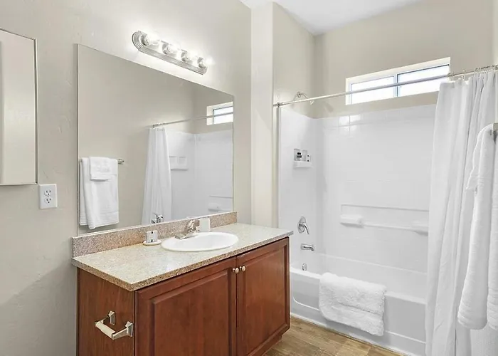 Apartment Landing Modern With Amazing Amenities
