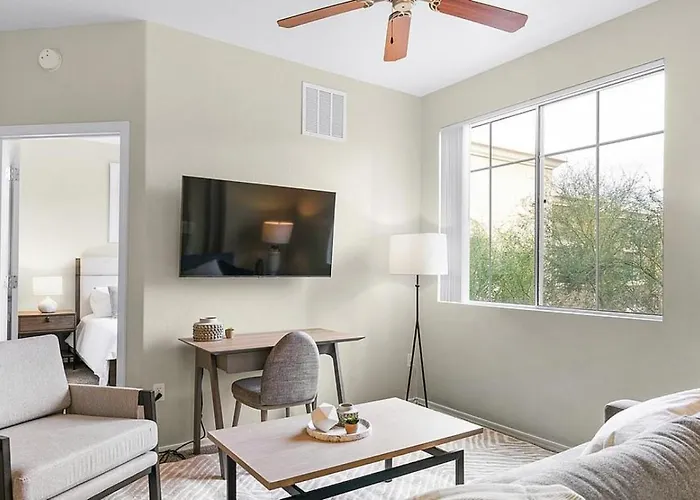 Landing Modern With Amazing Amenities Apartment